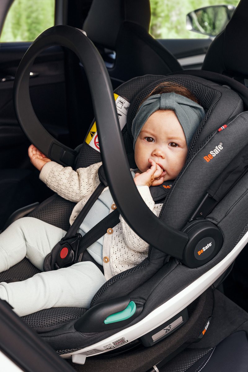 Zestaw BeSafe Beyond | Fotelik samochodowy Go Beyond + baza isofix | 40-87cm/13kg | Black Soft Breeze - obrazek 7